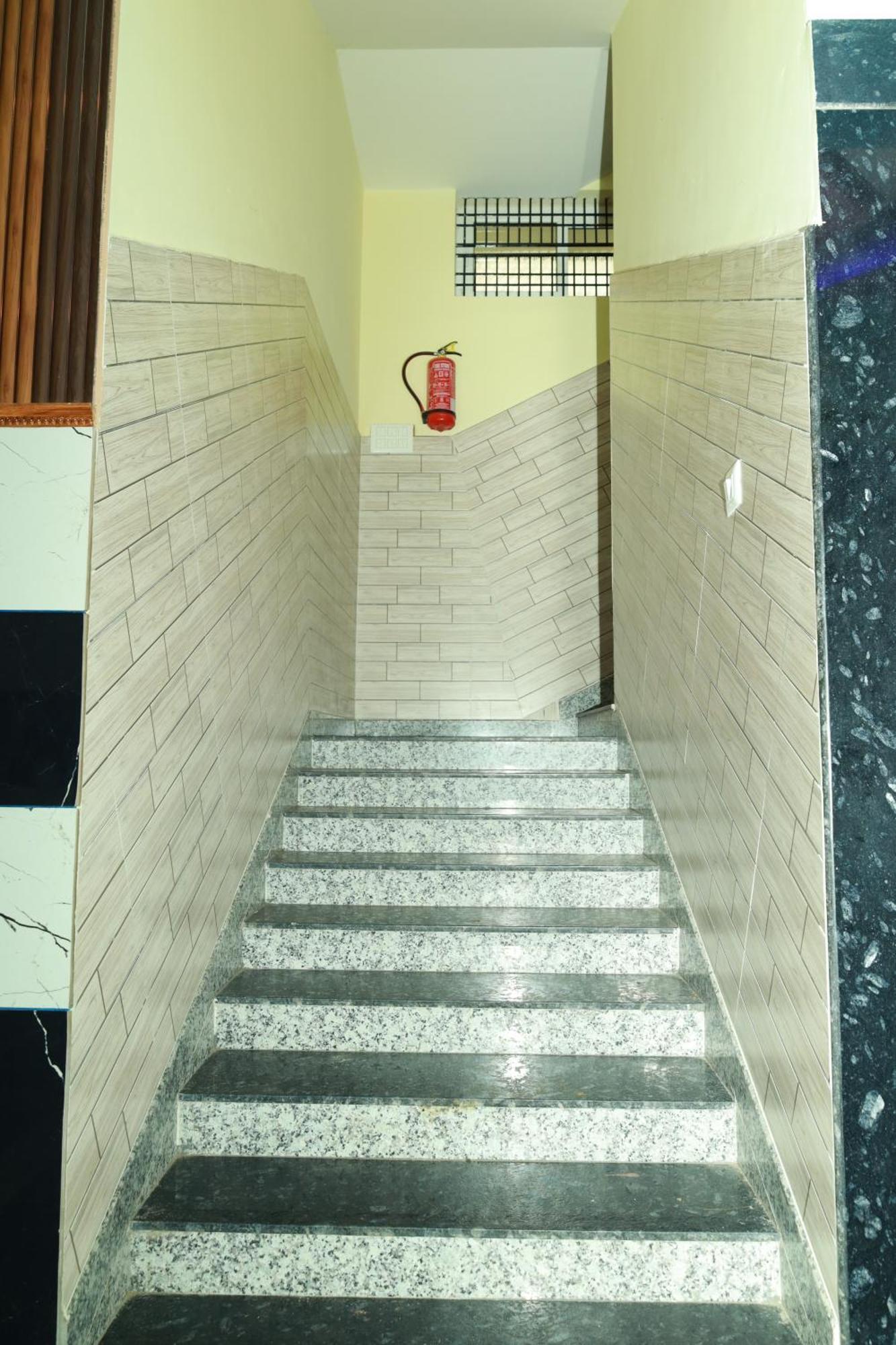 Rv Residency Otel Wodapatti Dış mekan fotoğraf